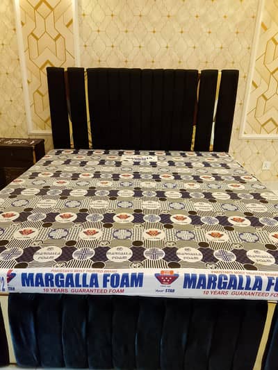 Bed for sale without mattress and sidetable