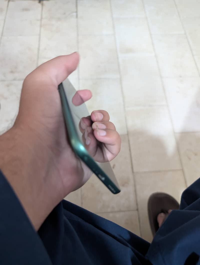 Infinix Note edge Complete box 3
