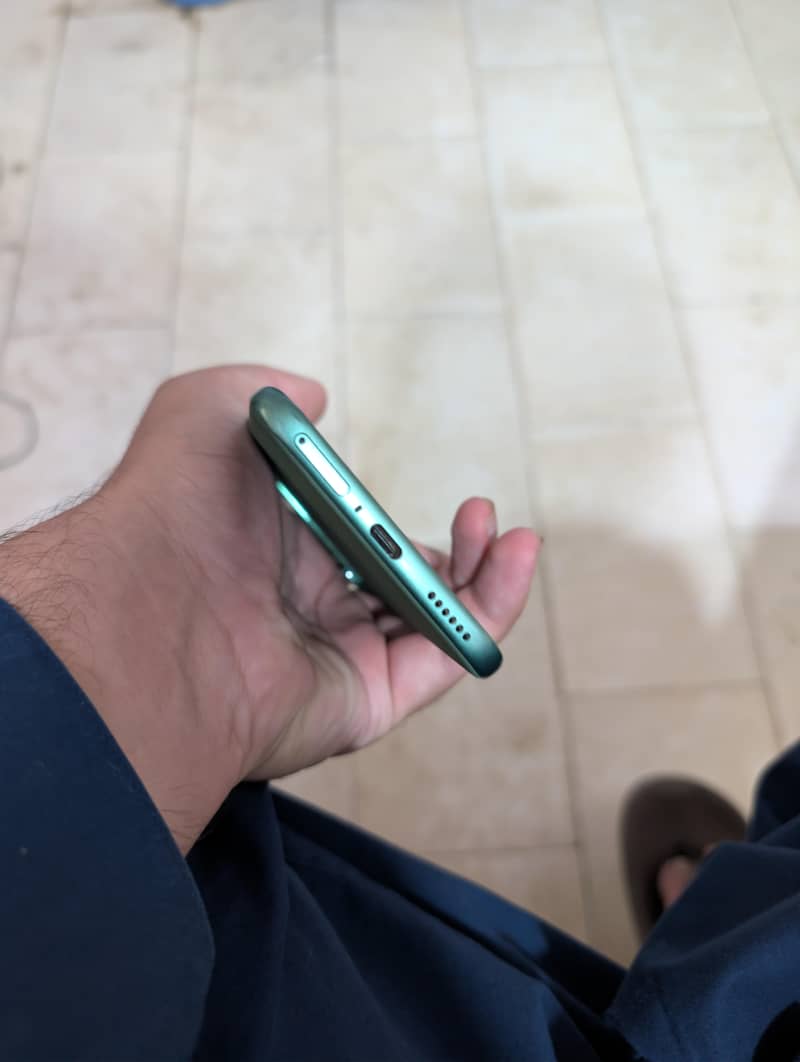 Infinix Note edge Complete box 4