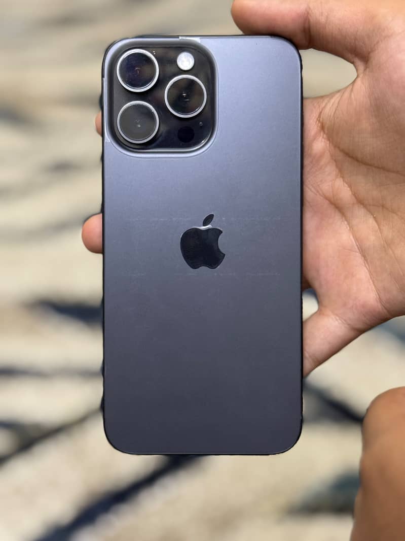 Apple iPhone 15 Pro Max 0