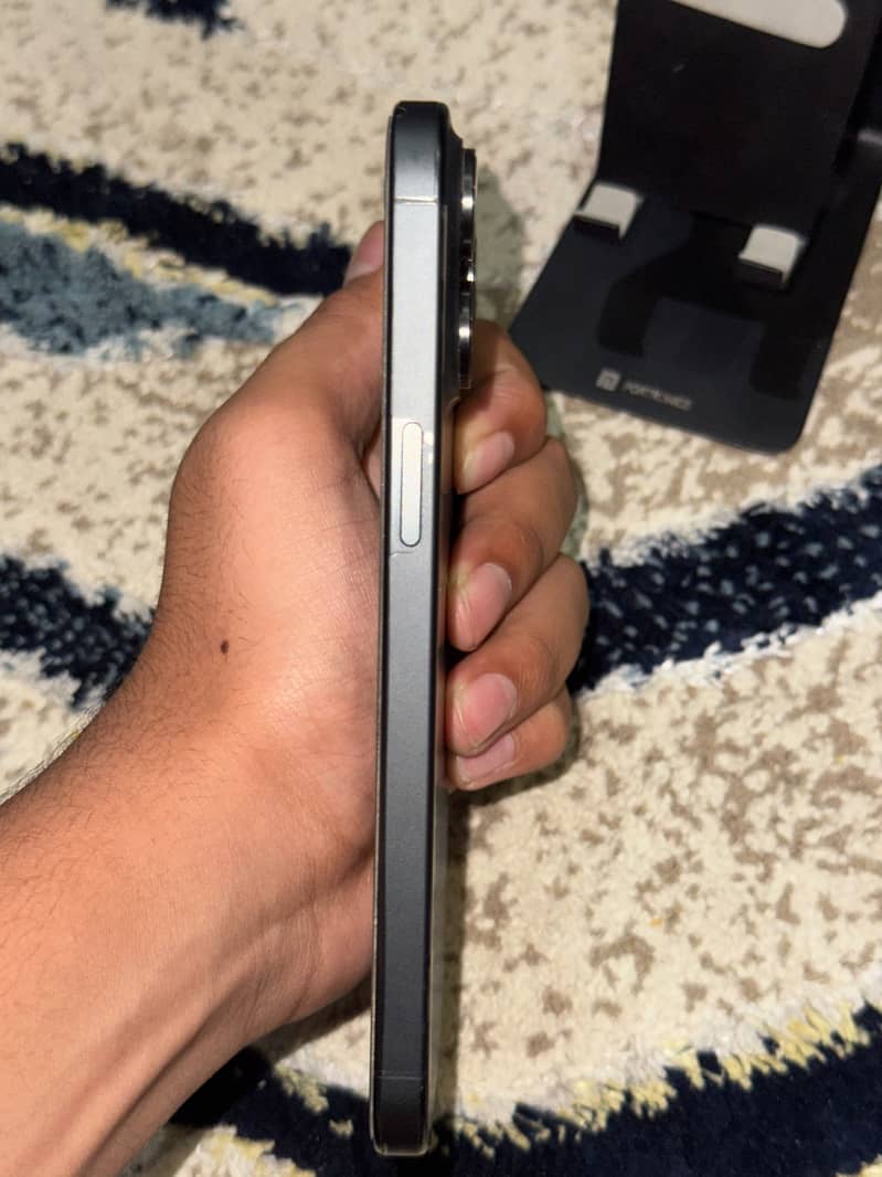 Apple iPhone 15 Pro Max 3