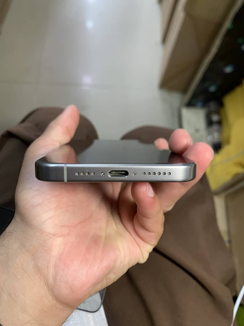 Apple iPhone 15 Pro Max 1