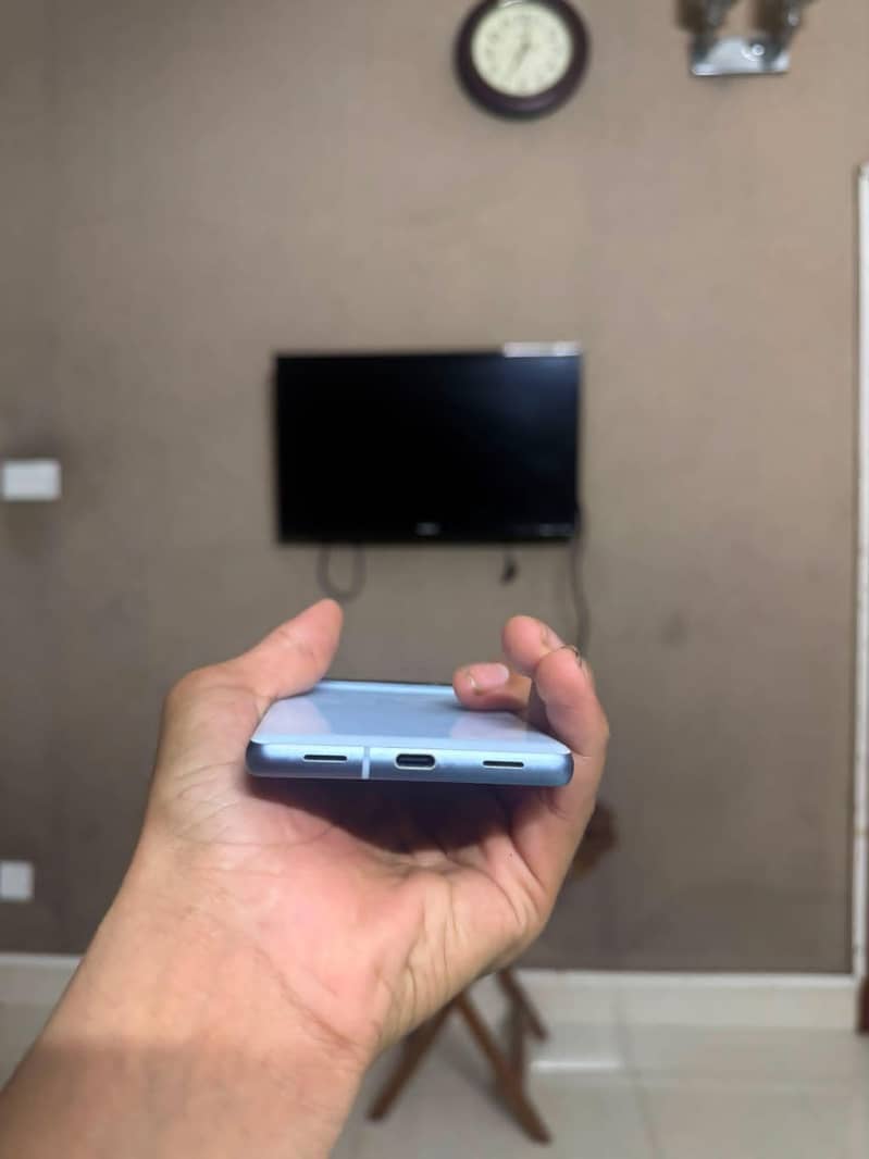 Google pixel 7a 3