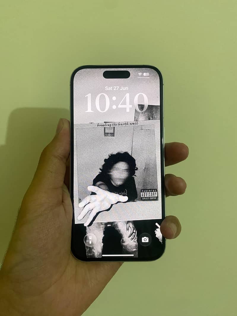 Apple iPhone 16 2