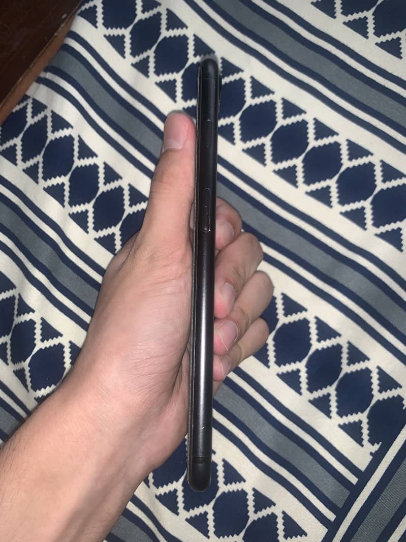 Apple iPhone 7 Plus 2
