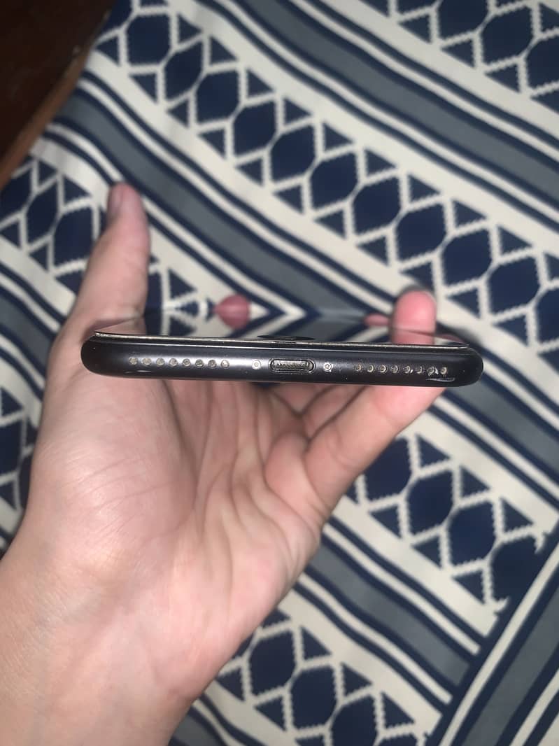 Apple iPhone 7 Plus 4