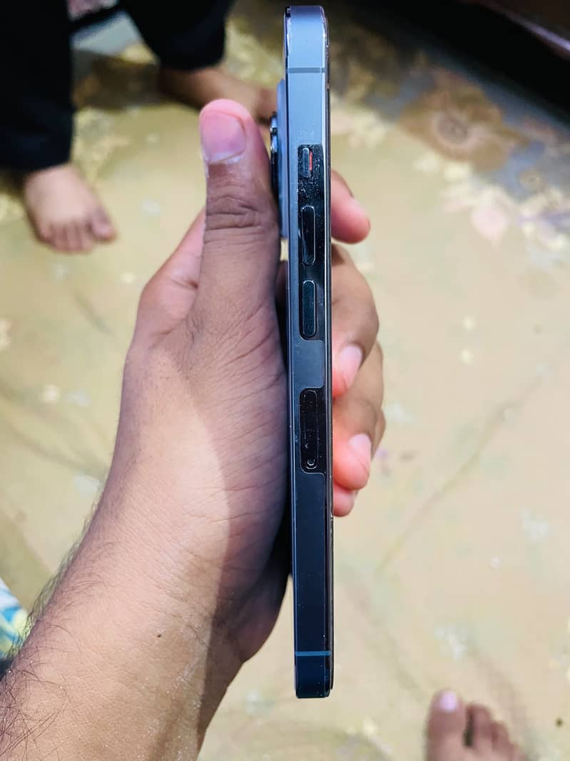 Apple iPhone 13 Pro 1