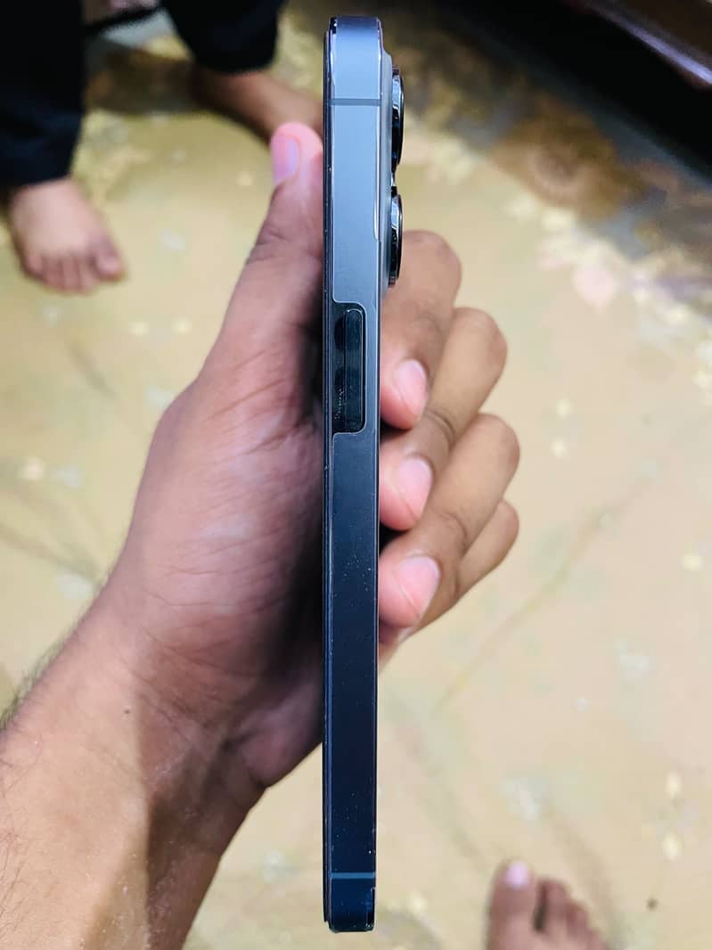 Apple iPhone 13 Pro 4