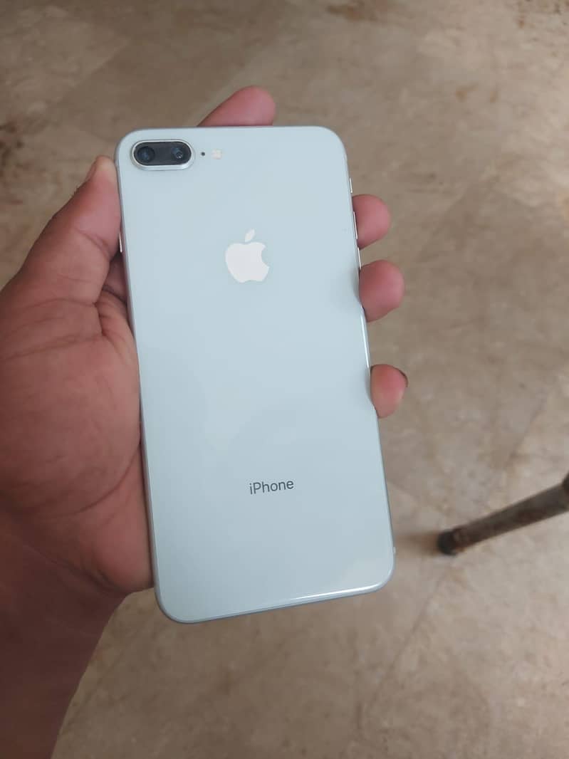 Apple iPhone 8 Plus 2