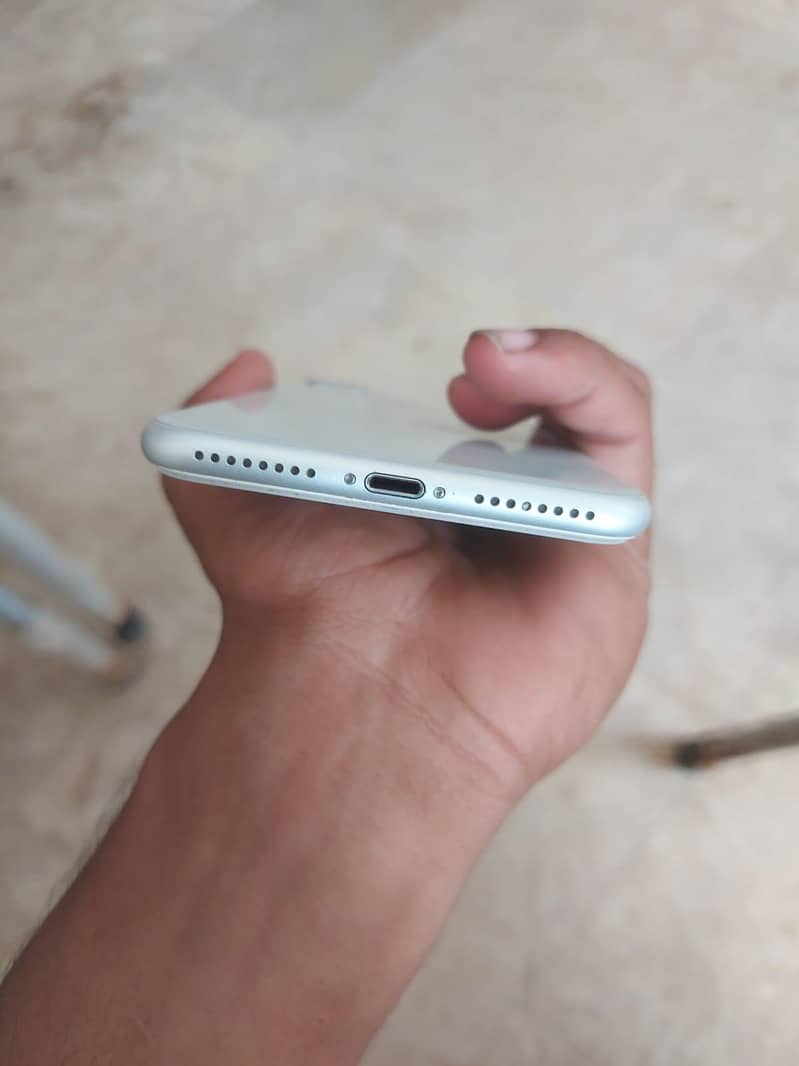 Apple iPhone 8 Plus 7