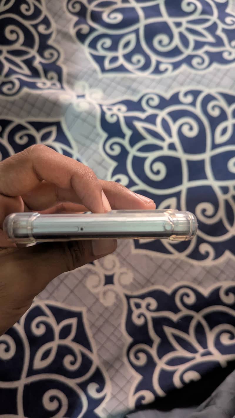 Vivo V21 1