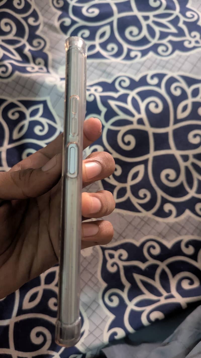 Vivo V21 3