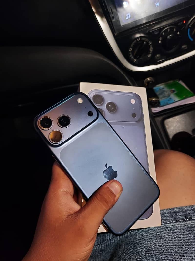 Apple iPhone 17 Pro Max 1