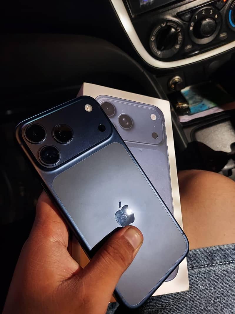 Apple iPhone 17 Pro Max 2