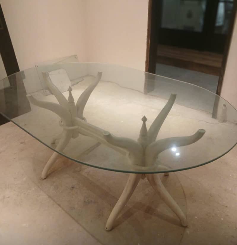 Dining table 0