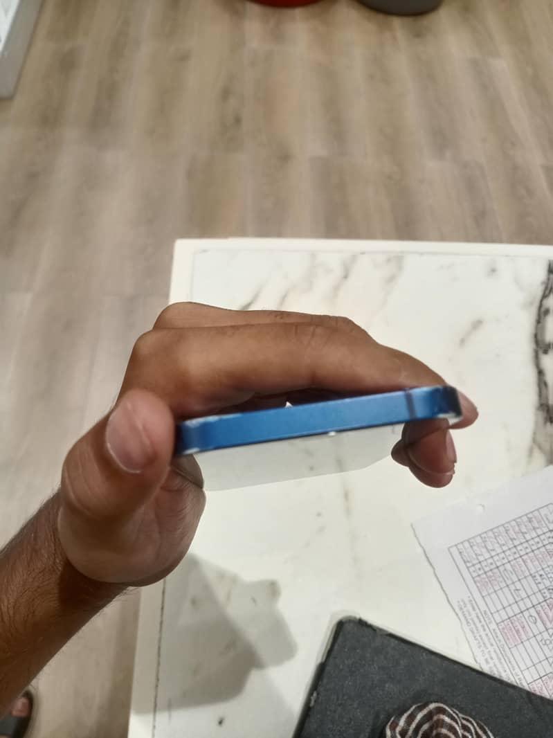 Apple iPhone 12 1