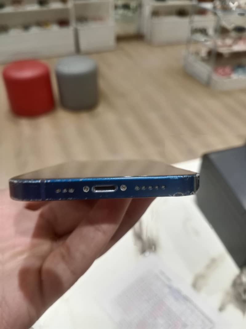 Apple iPhone 12 3