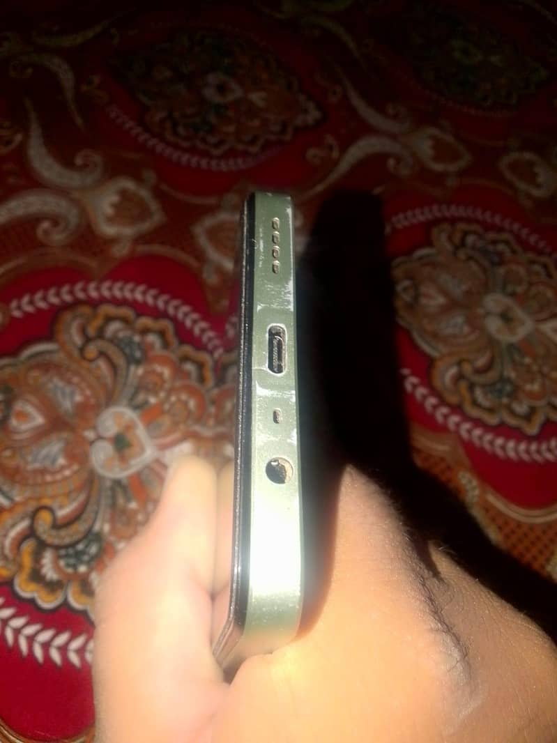 Realme C63 3