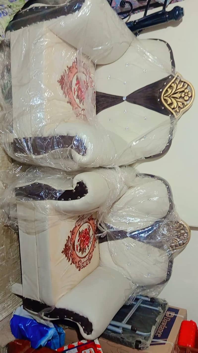 5 Seeter Sofas Brand New 3