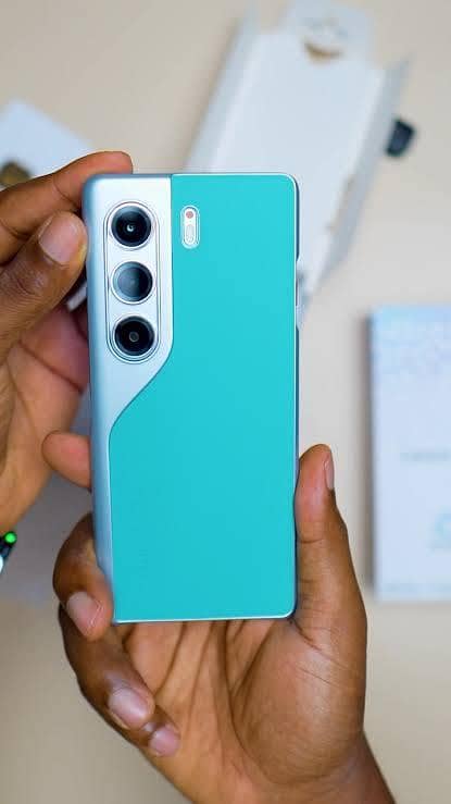 Tecno CAMON 40 Pro 1