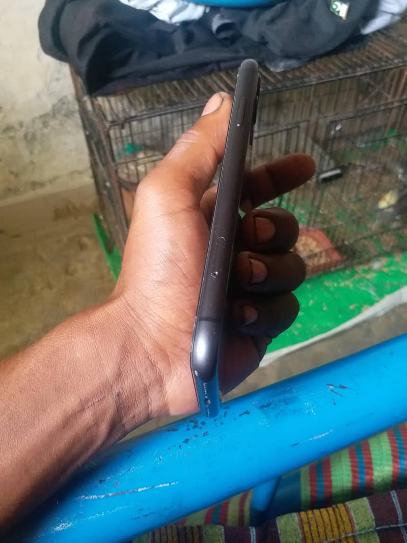 Apple iPhone 11 2