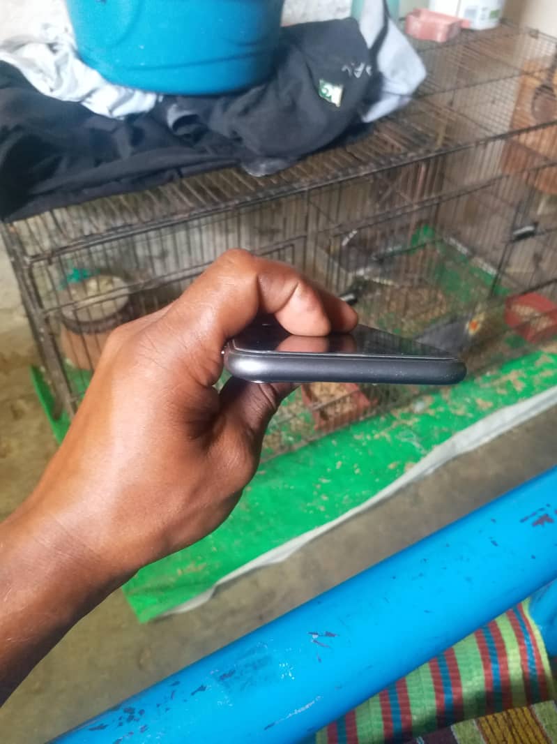 Apple iPhone 11 5