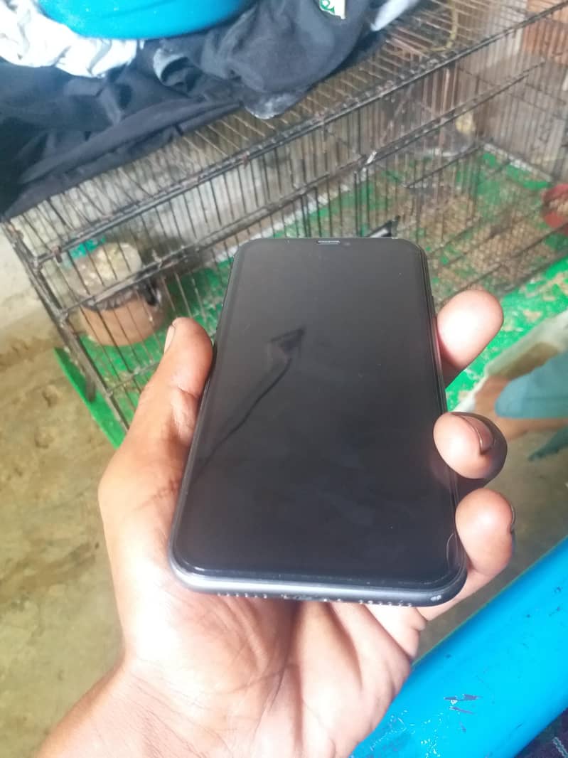 Apple iPhone 11 7