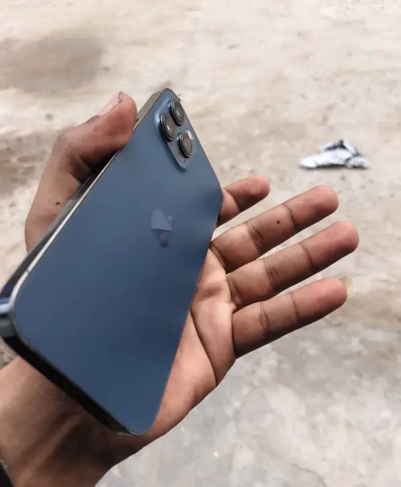 Apple iPhone 12 Pro Max 4