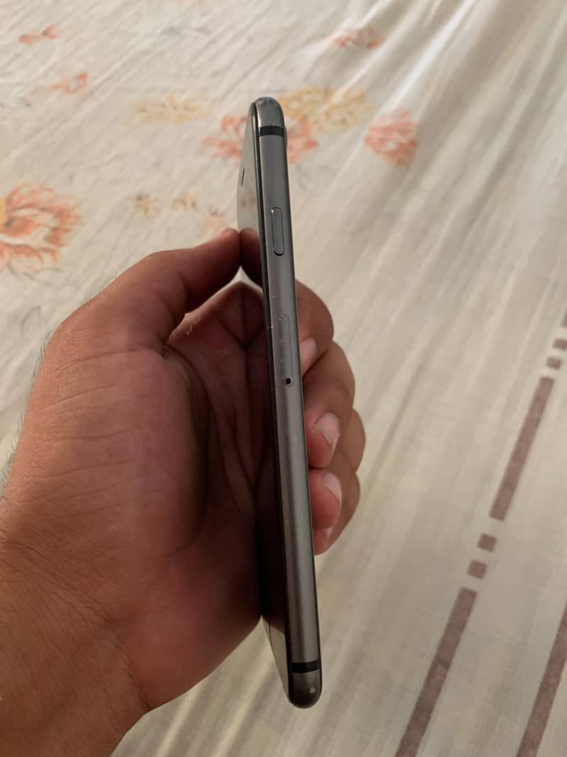 Apple iPhone 8 1