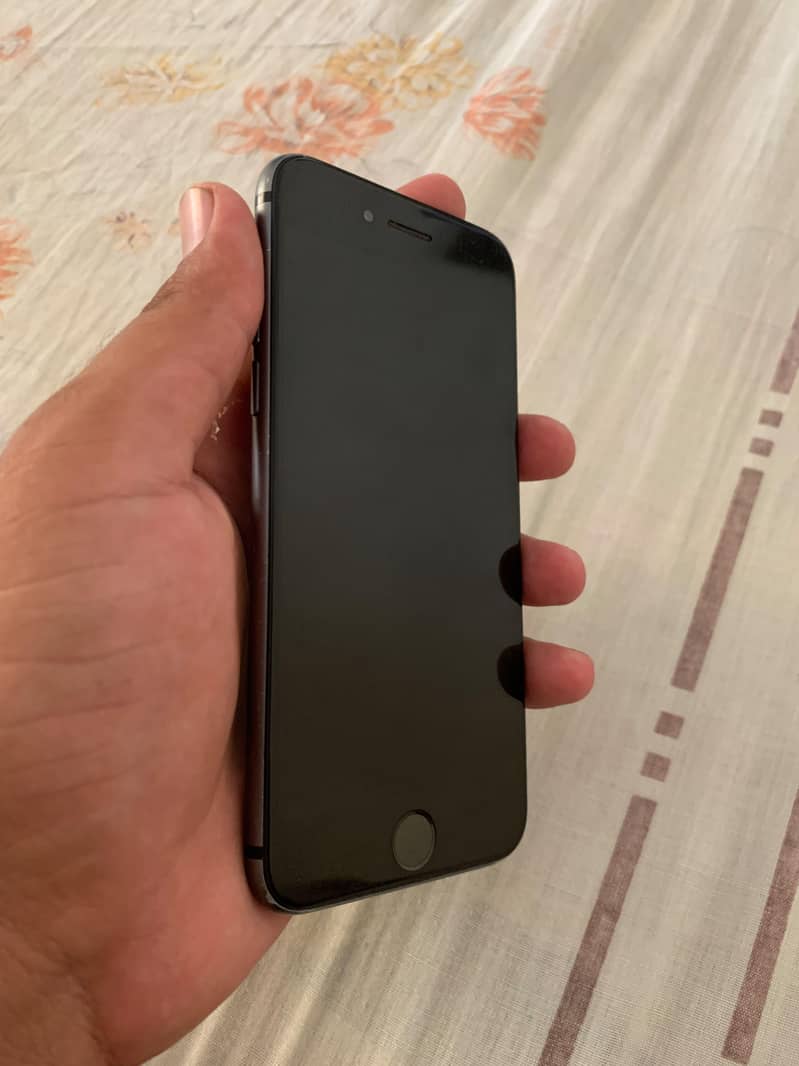 Apple iPhone 8 4