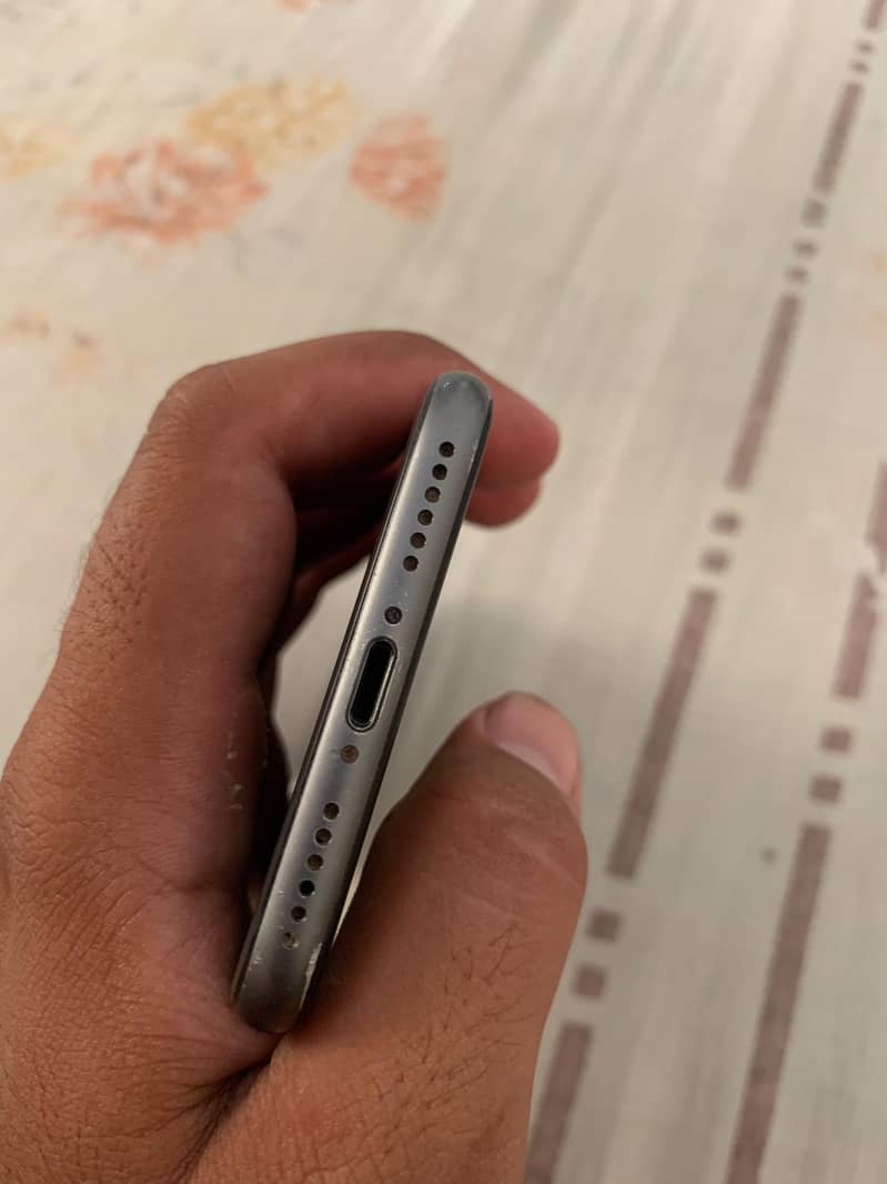 Apple iPhone 8 5