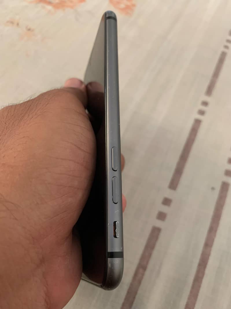 Apple iPhone 8 6