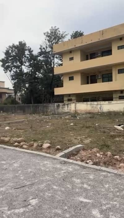 7 Marla Residential Plot For Sale In Beautiful Bani Gala