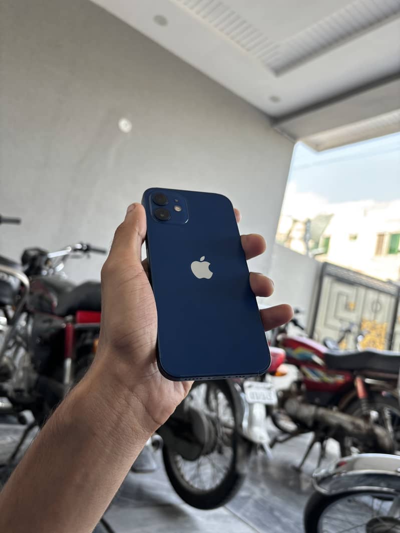 Apple iPhone 12 0