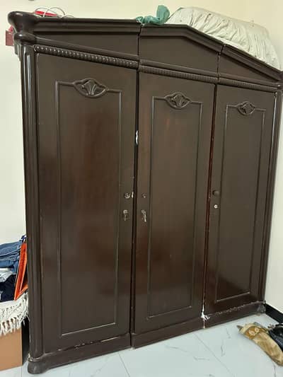 3 Doors wardrobe for sell