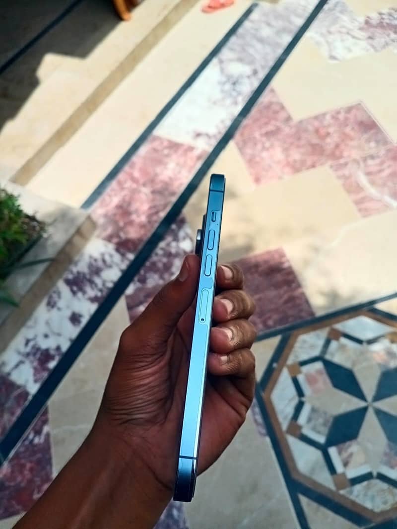 Apple iPhone 13 Pro Max 4
