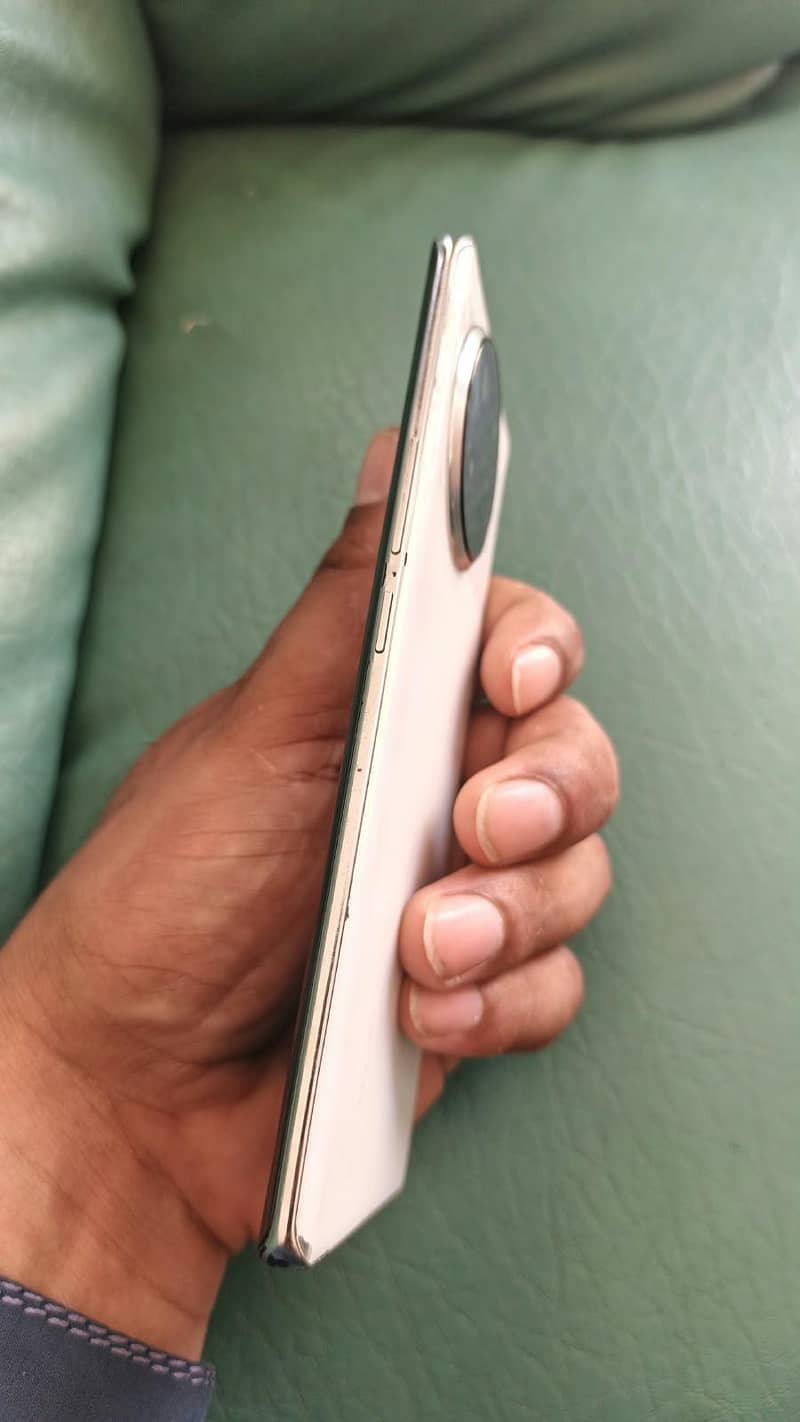 Tecno Spark 20 Pro Plus 9