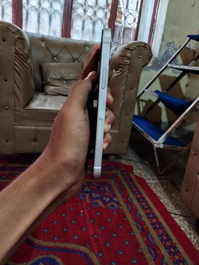 Apple iPhone 12 3
