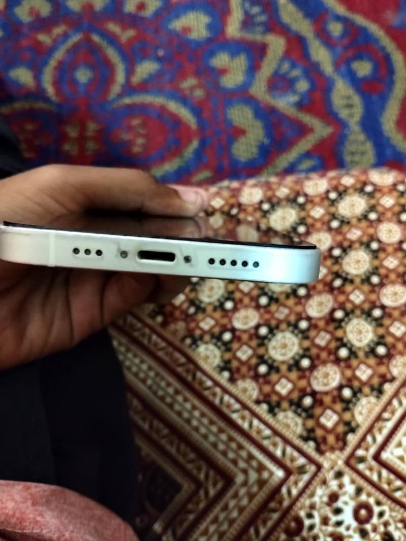 Apple iPhone 12 6