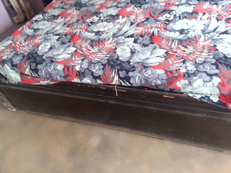 king size bed 0