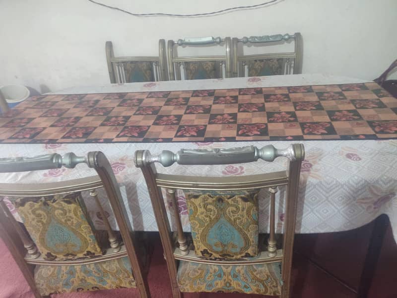 daining table  with 6 chare 0
