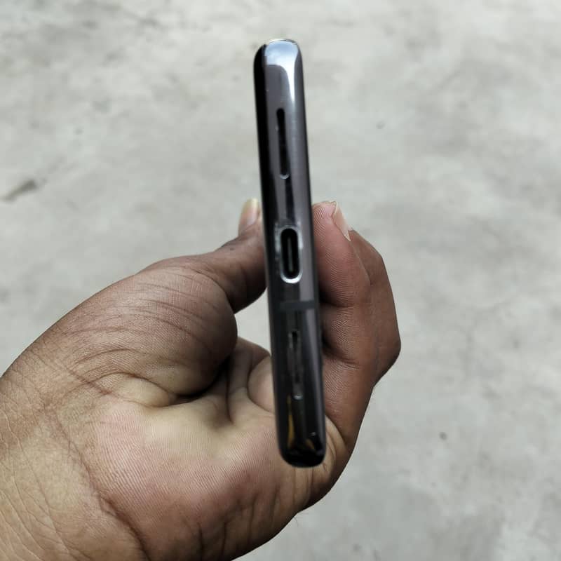 google pixel 7pro 12/512 memory 3