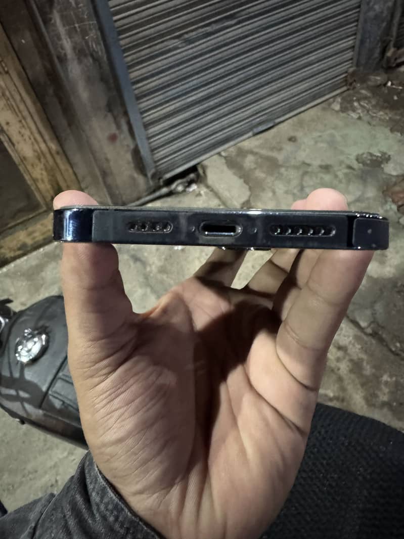 Apple iPhone 12 Pro Max 1