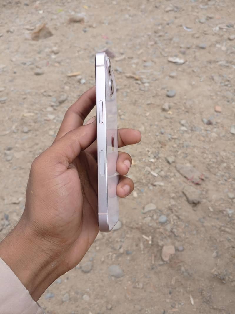 Apple iPhone 13 1