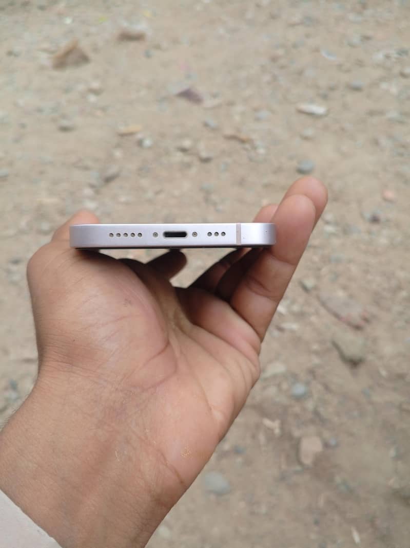 Apple iPhone 13 2