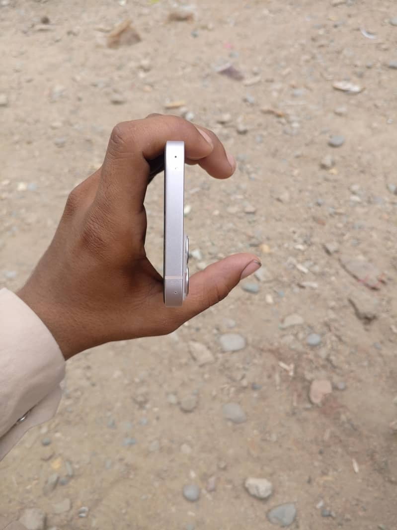 Apple iPhone 13 3