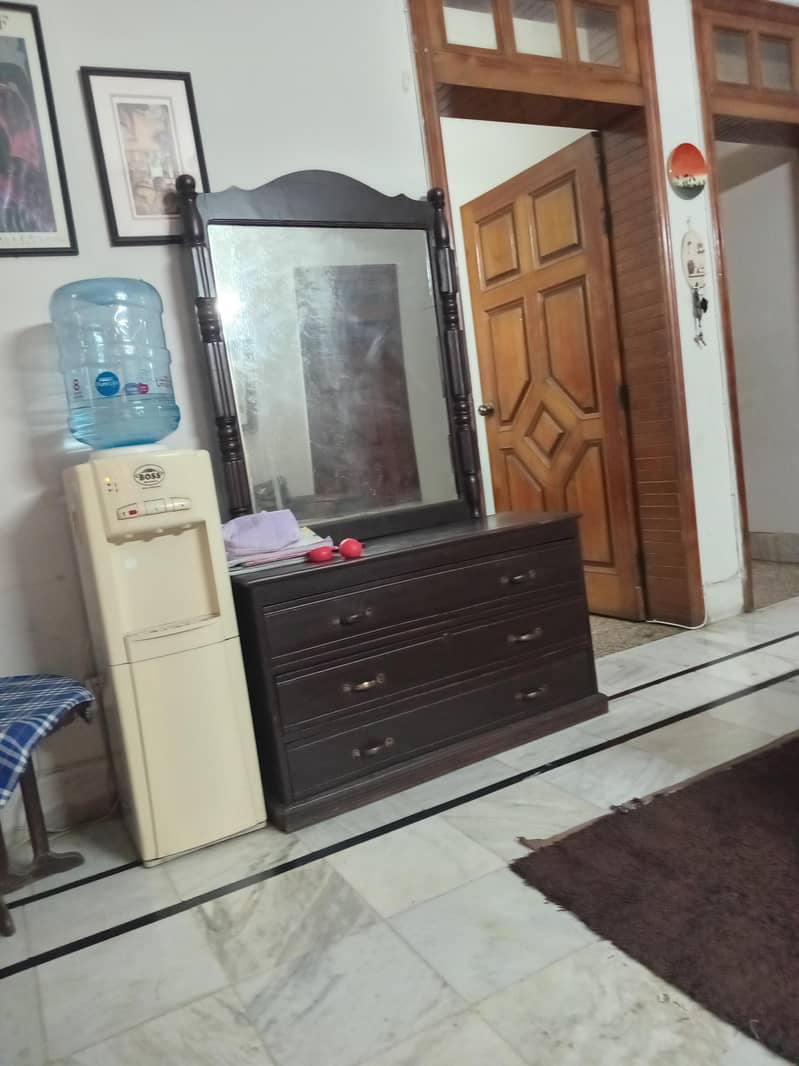 dressing table 0