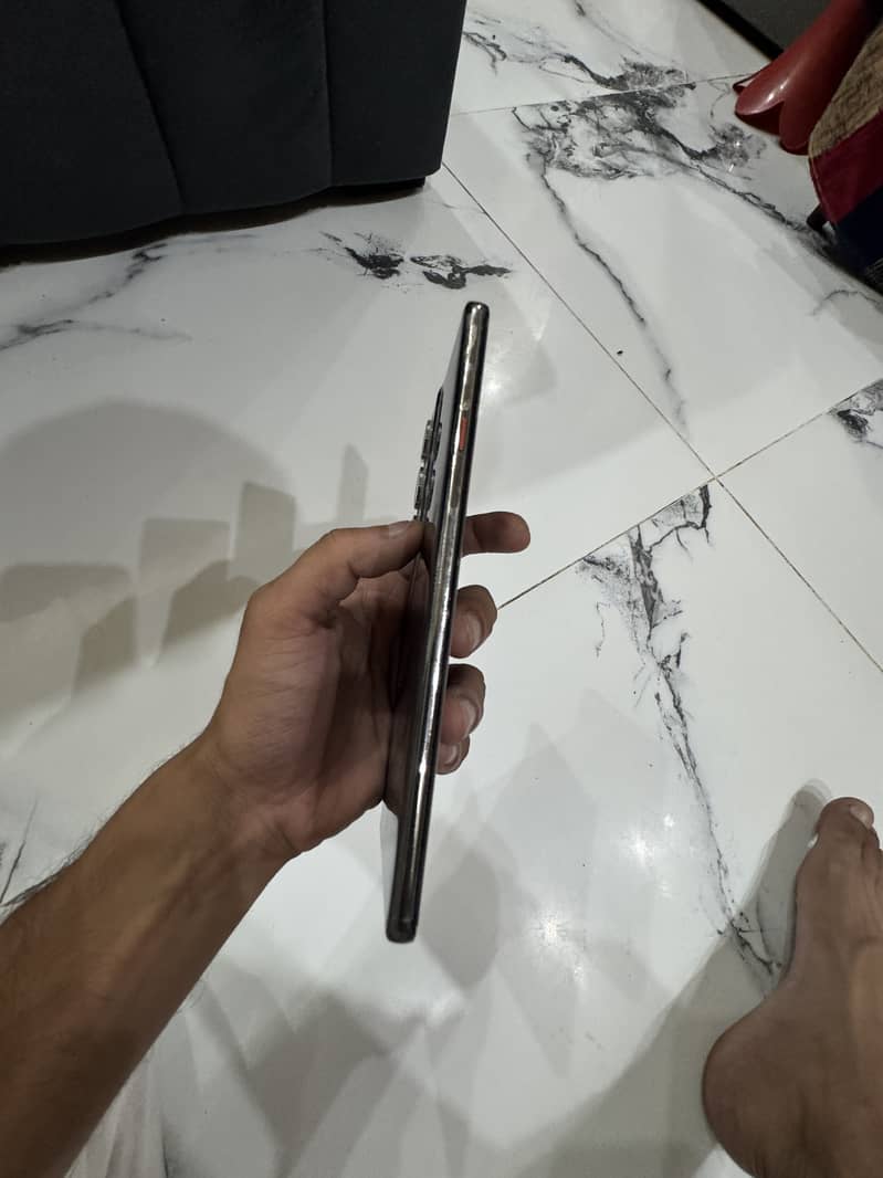 Tecno CAMON 40 Pro 1