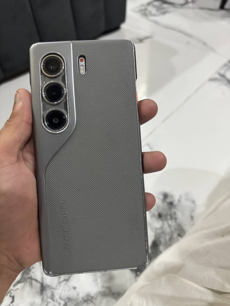 Tecno CAMON 40 Pro 7