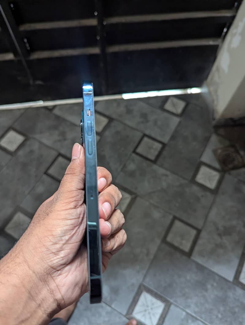 Apple iPhone 12 Pro Max 2